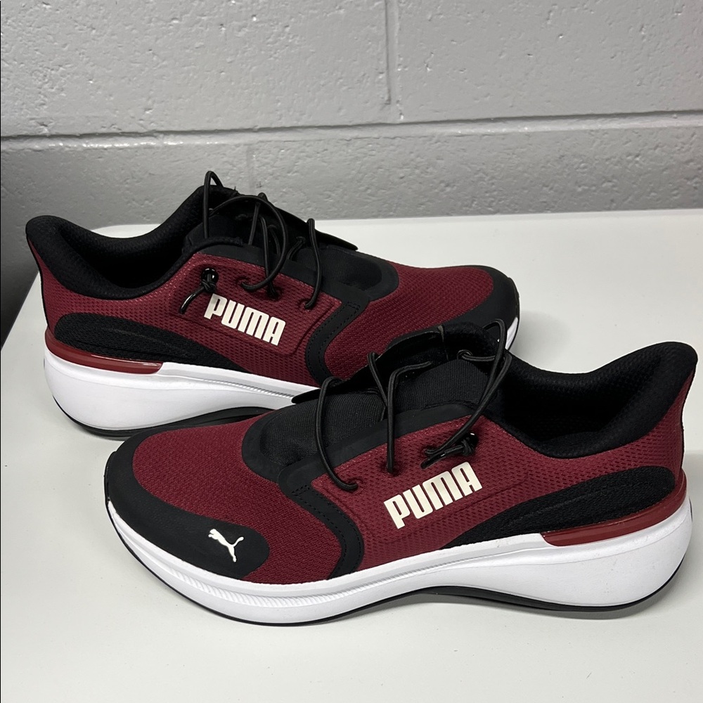 Men’s NWOT Puma Burgundy and Black Runner Sneakers